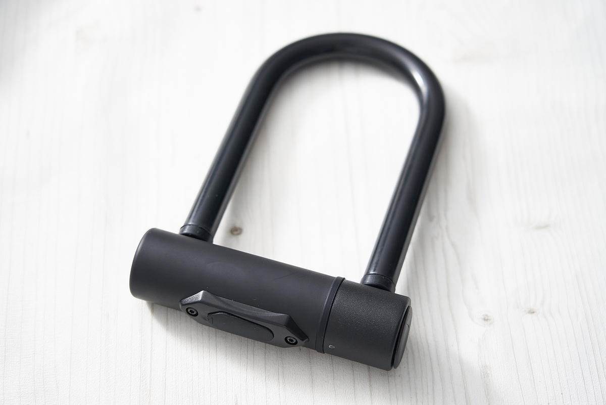 指紋解錠U字ロック「U・Be・Lock」の破損前の製品全体写真