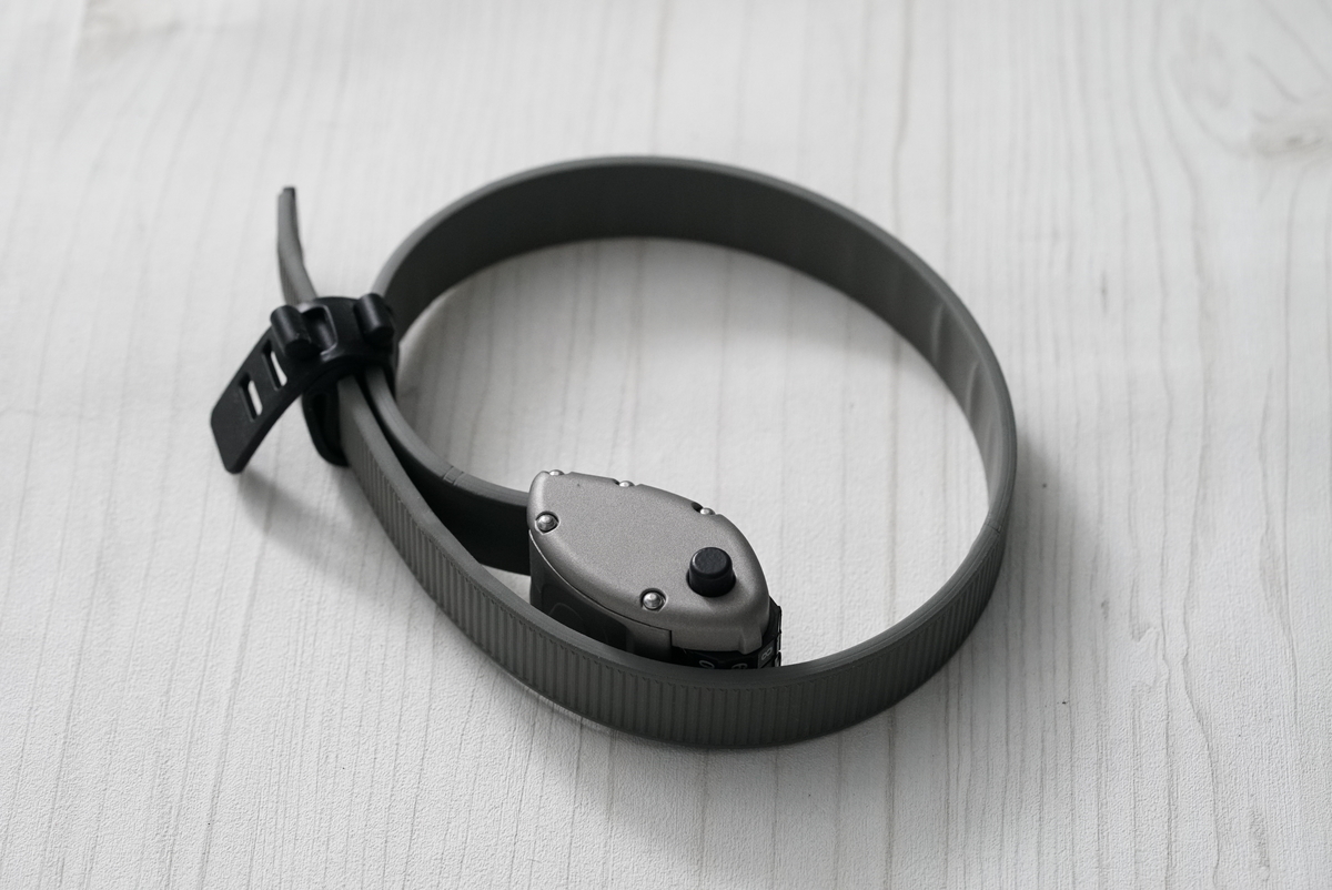 OTTOLOCKのHEXBANDの破損前の製品全体写真