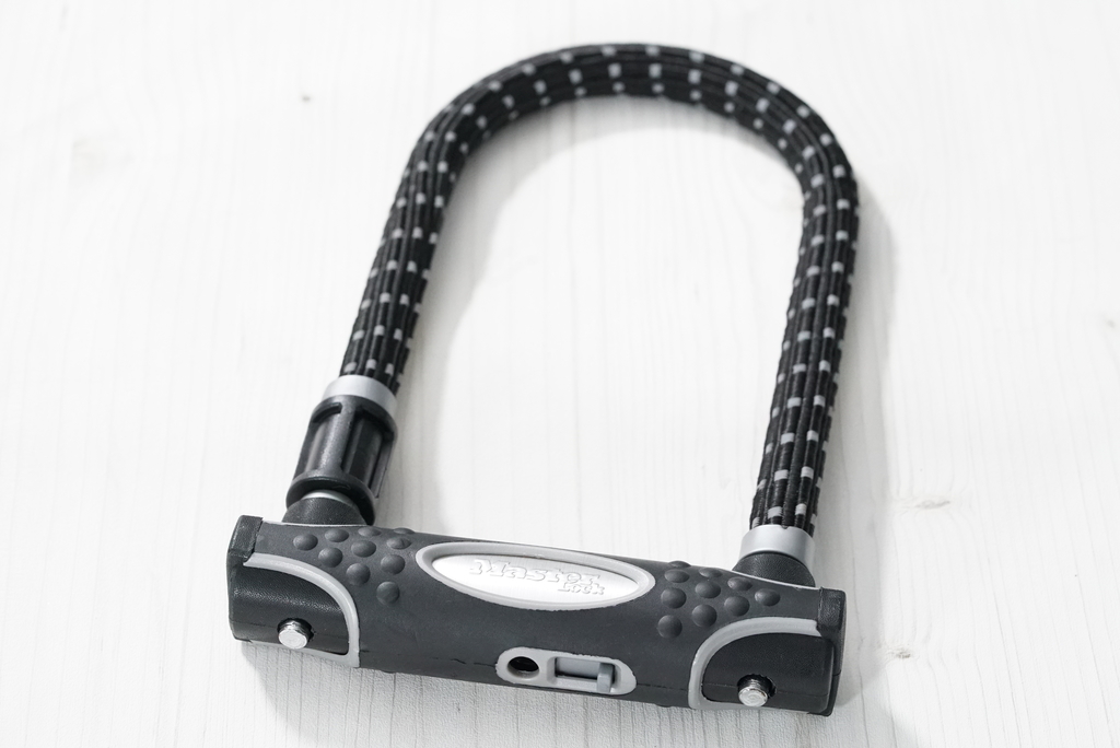 Master Lock シリンダー式U-ロックの破損前の製品全体写真
